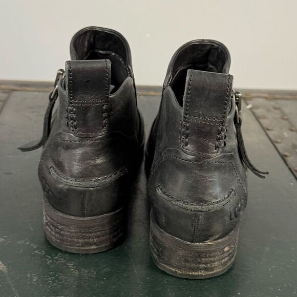 UGG Women's Aureo  Zipper Ankle Bootie- Black - Size 7 - Picture 2 of 4